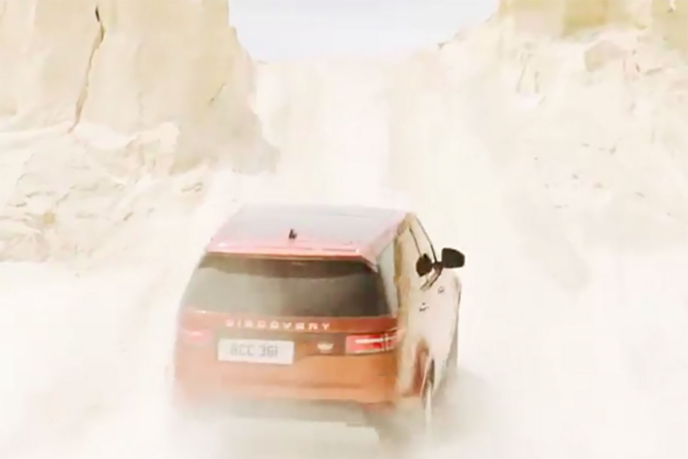 Land Rover Discover leaked pic rear