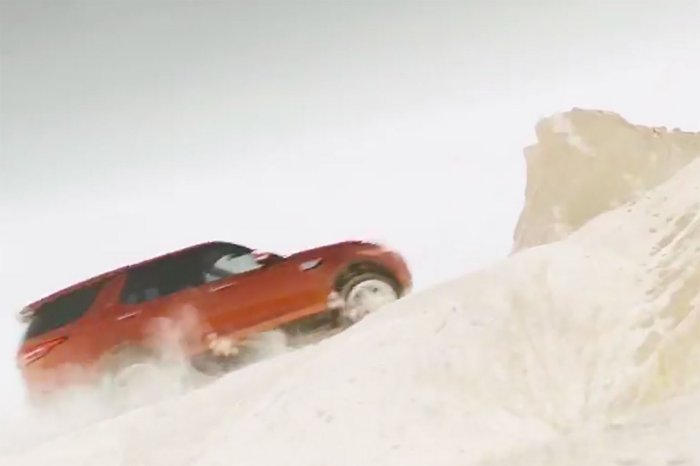 Land Rover Discover leaked pic hill