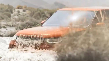 Land Rover Discover leaked pic wading