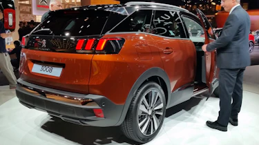 Peugeot 3008 - Paris rear three quarter