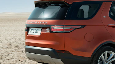 Land Rover Discovery 2017 - official rear