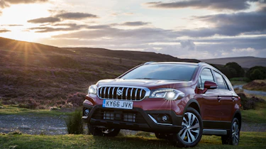 Suzuki SX4 S-Cross - front sunset