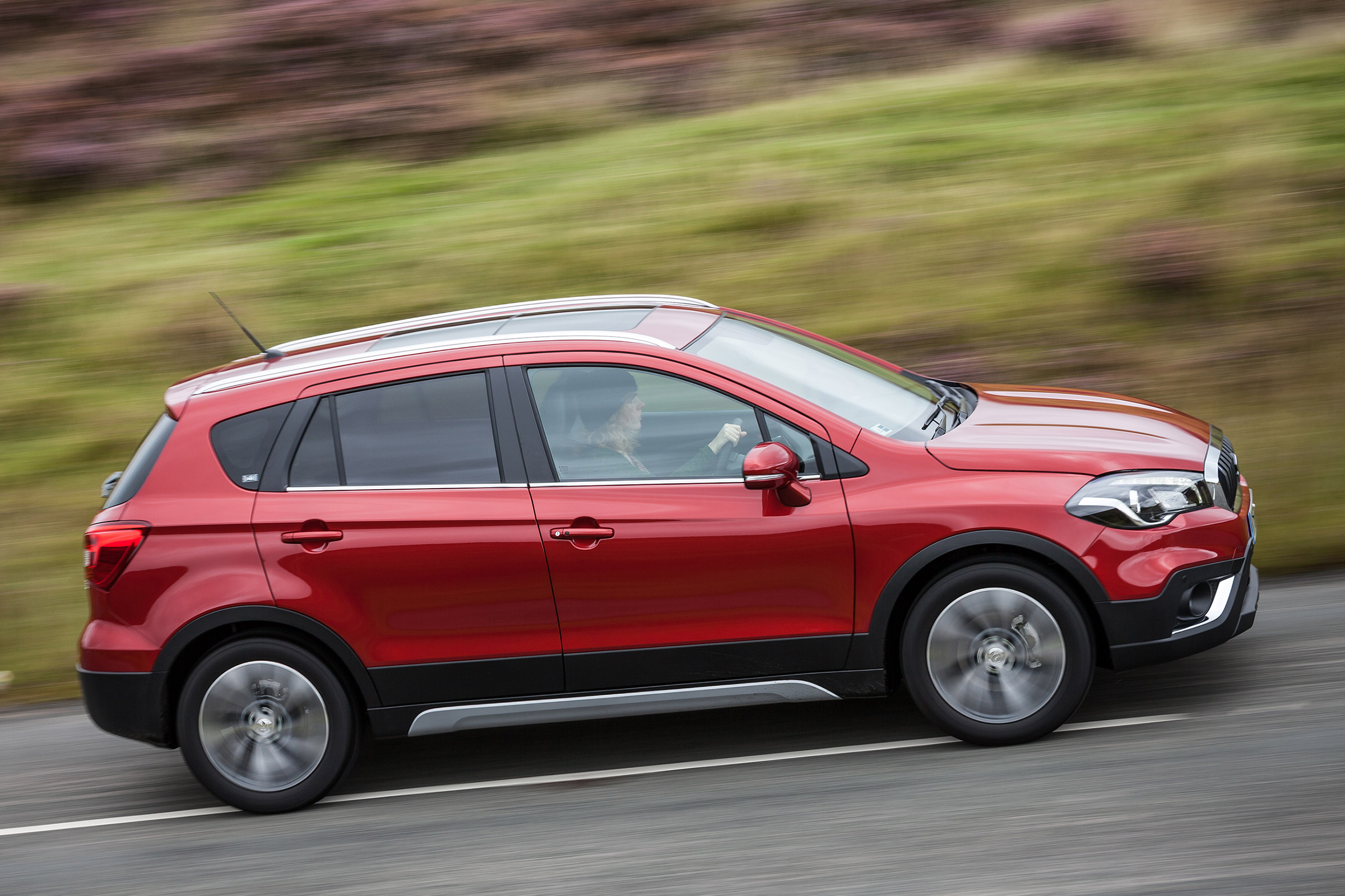 Suzuki SX4 S-Cross - side