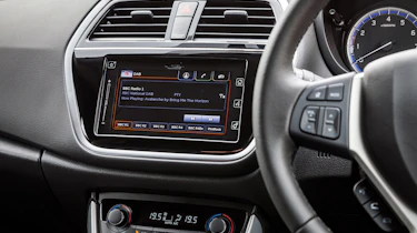 Suzuki SX4 S-Cross - screen