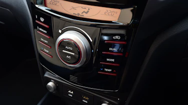 SsangYong Tivoli XLV - centre console