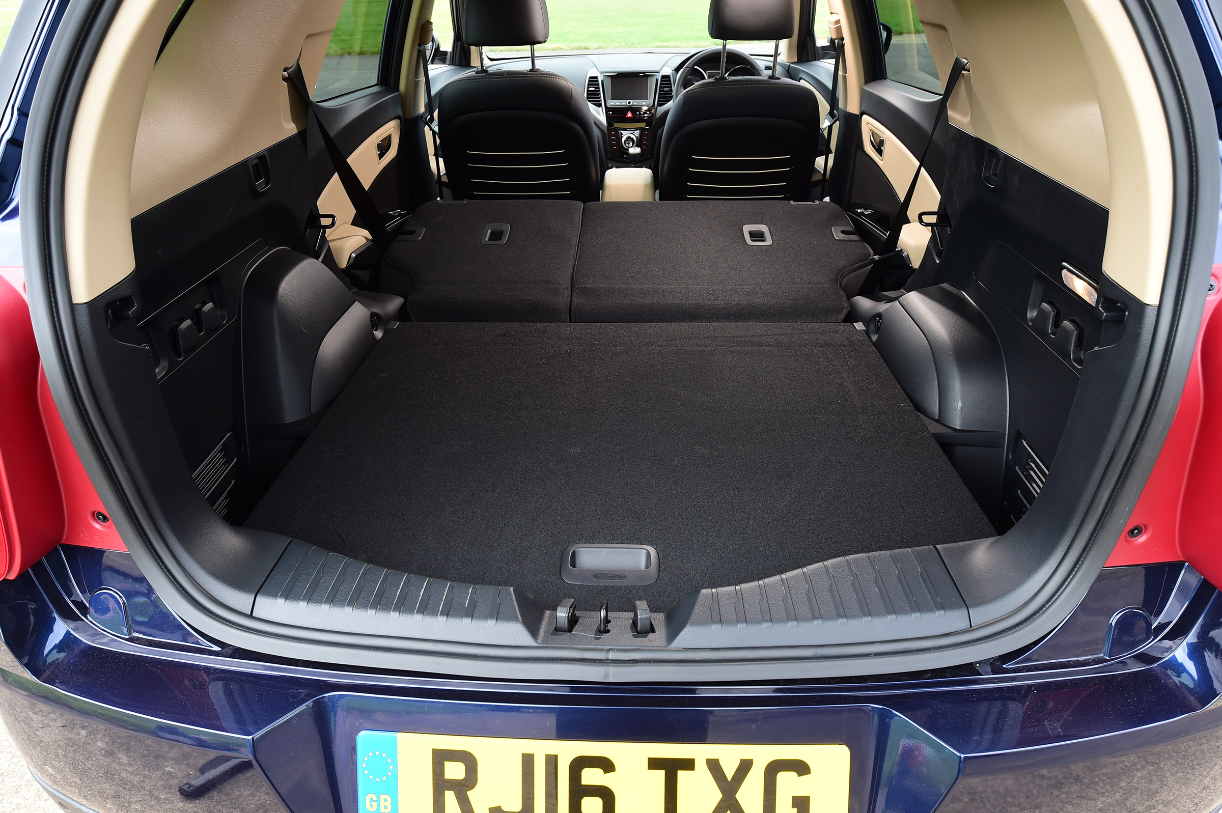SsangYong Tivoli XLV - seats down