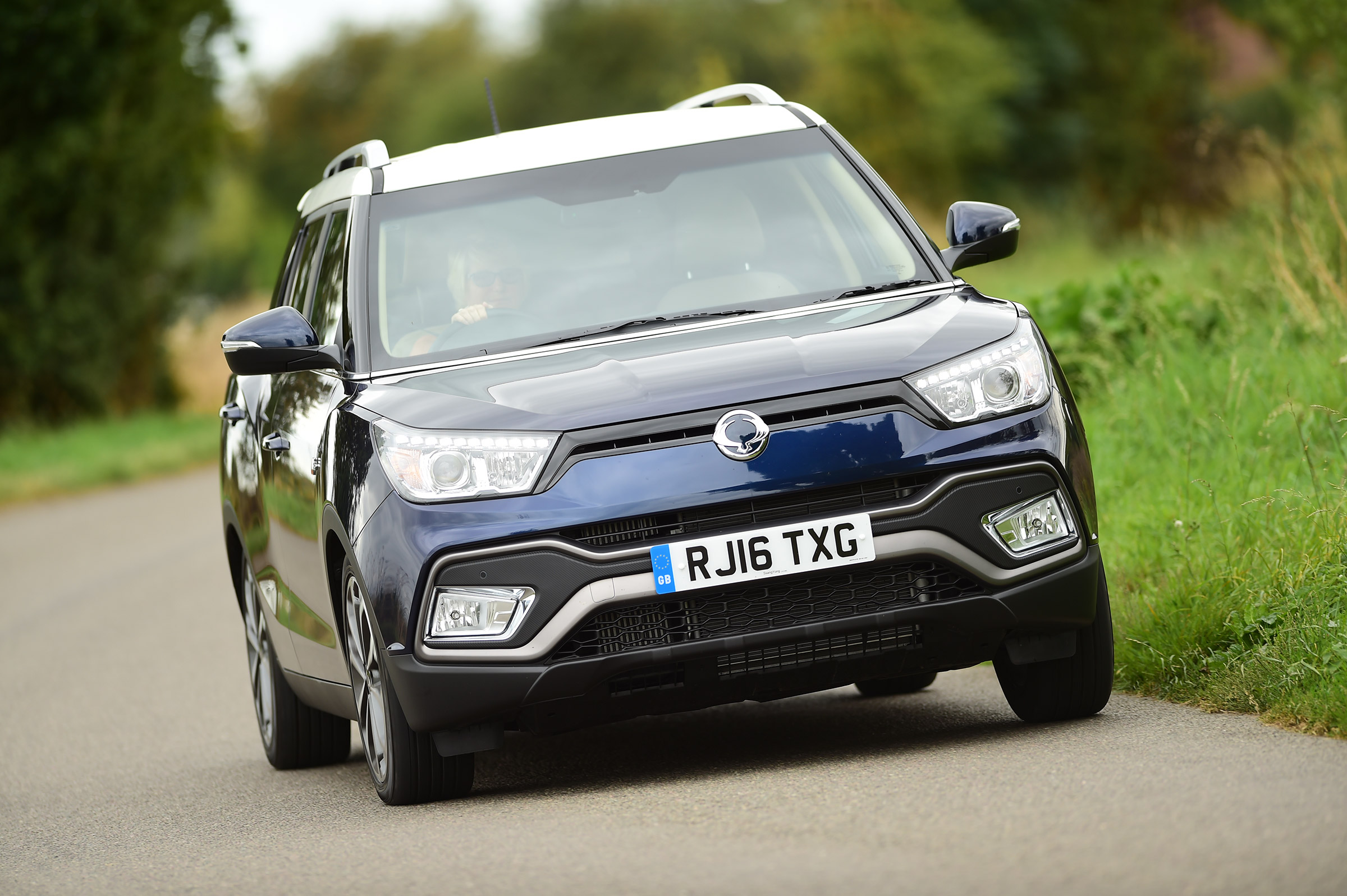 SsangYong Tivoli XLV - front cornering