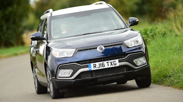 SsangYong Tivoli XLV - front cornering
