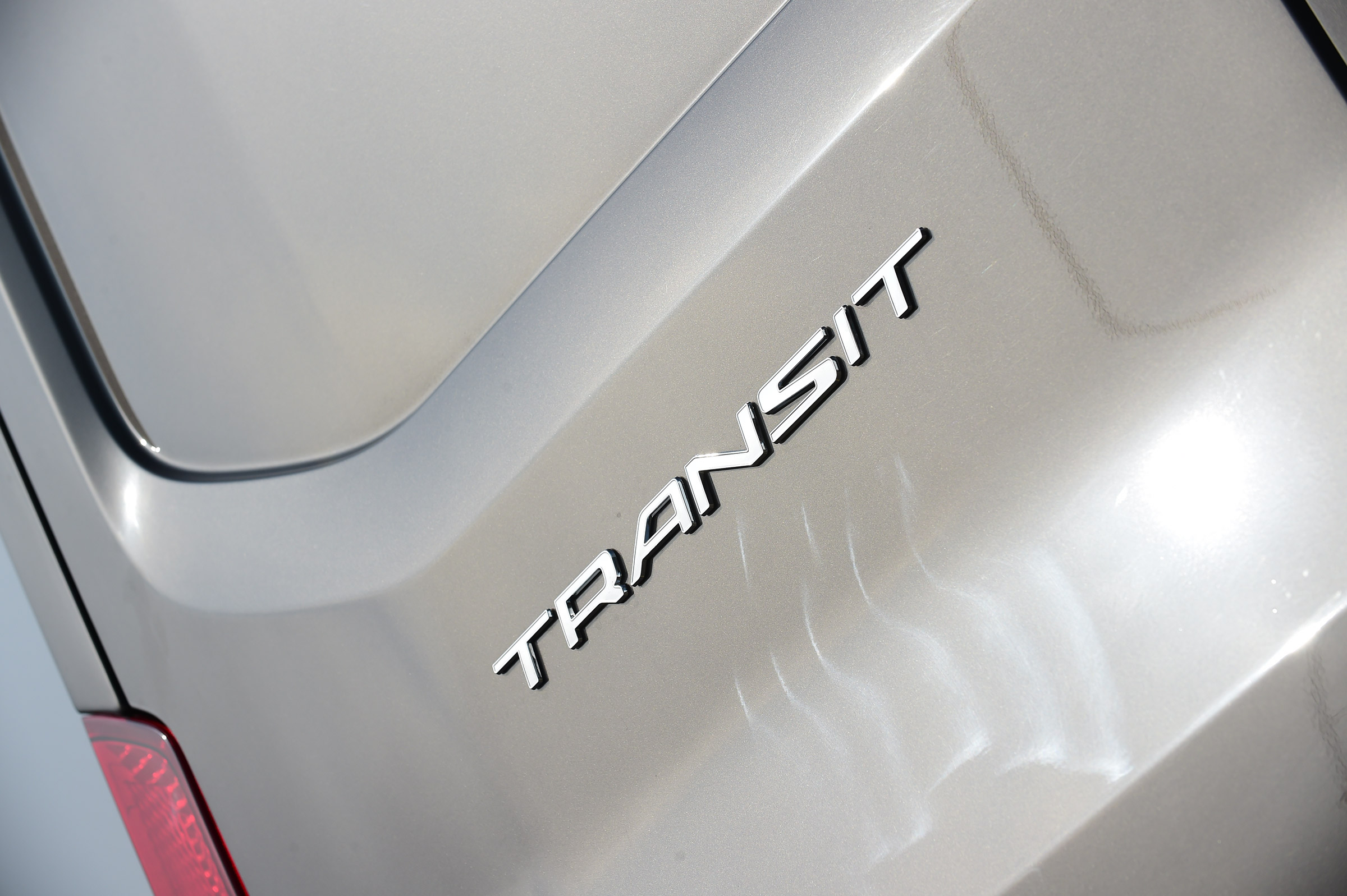 Ford Transit 2016 badge
