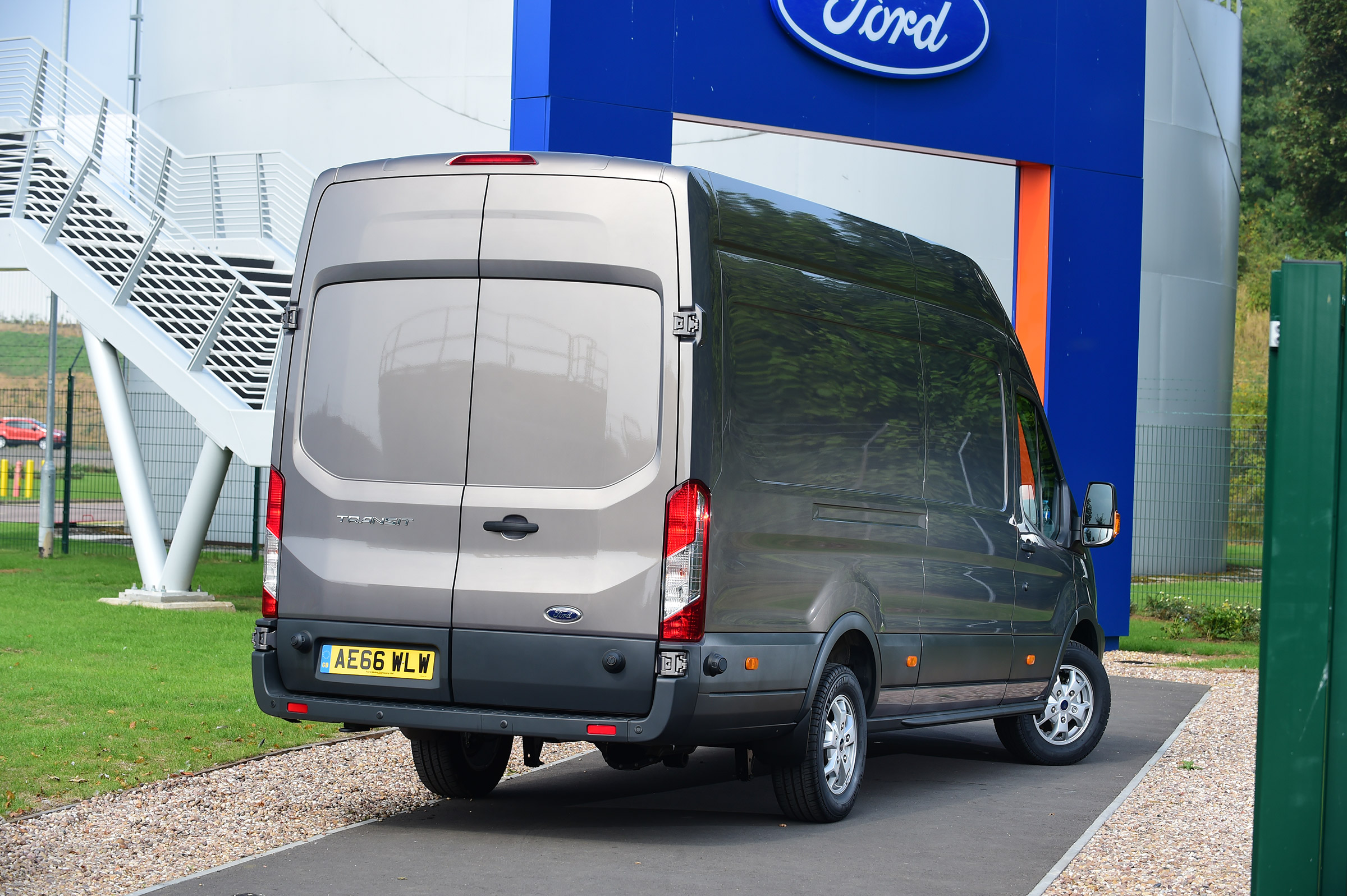 Ford Transit 2016  rear