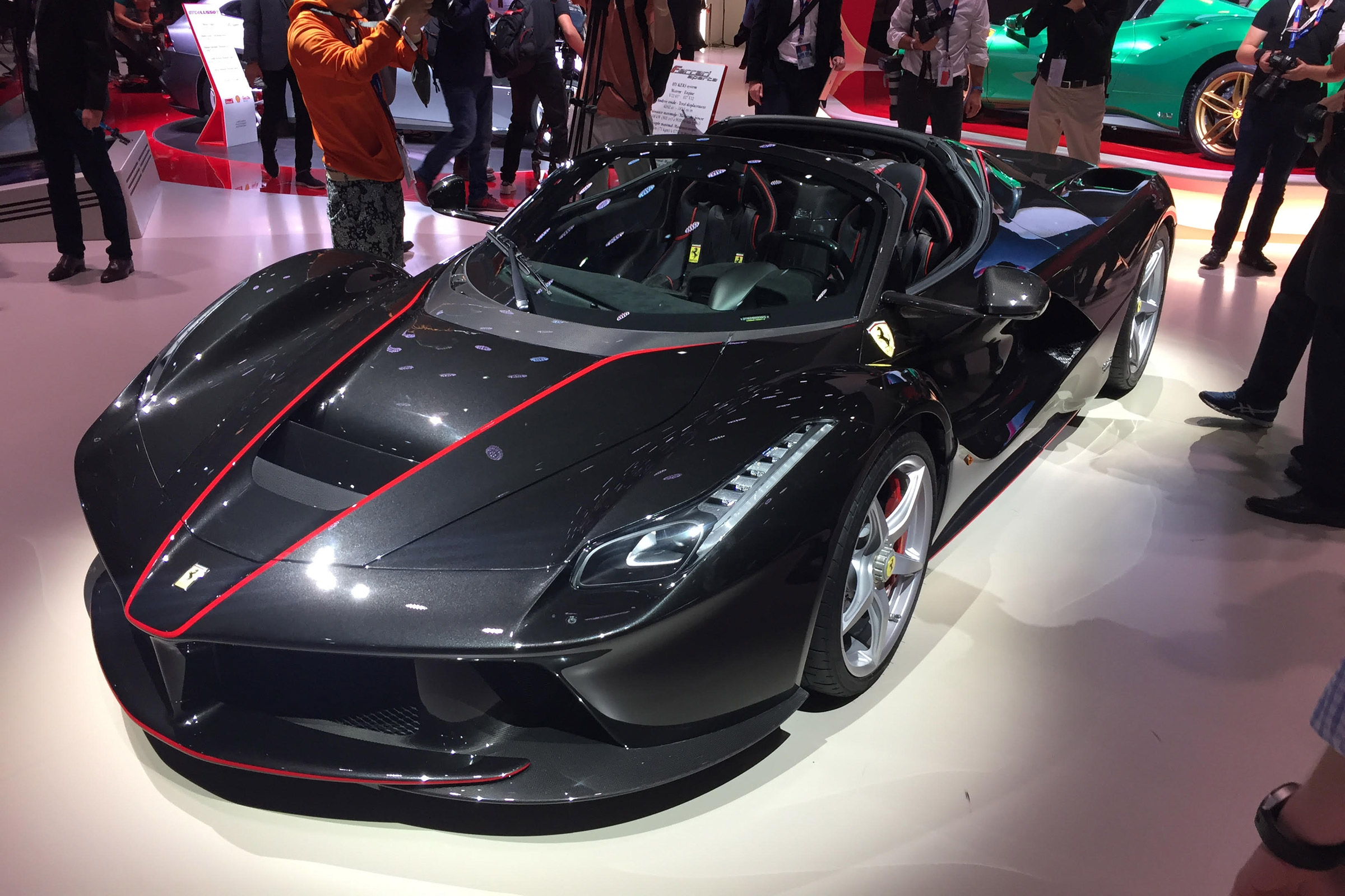 LaFerrari Aperta - Paris front three quarter