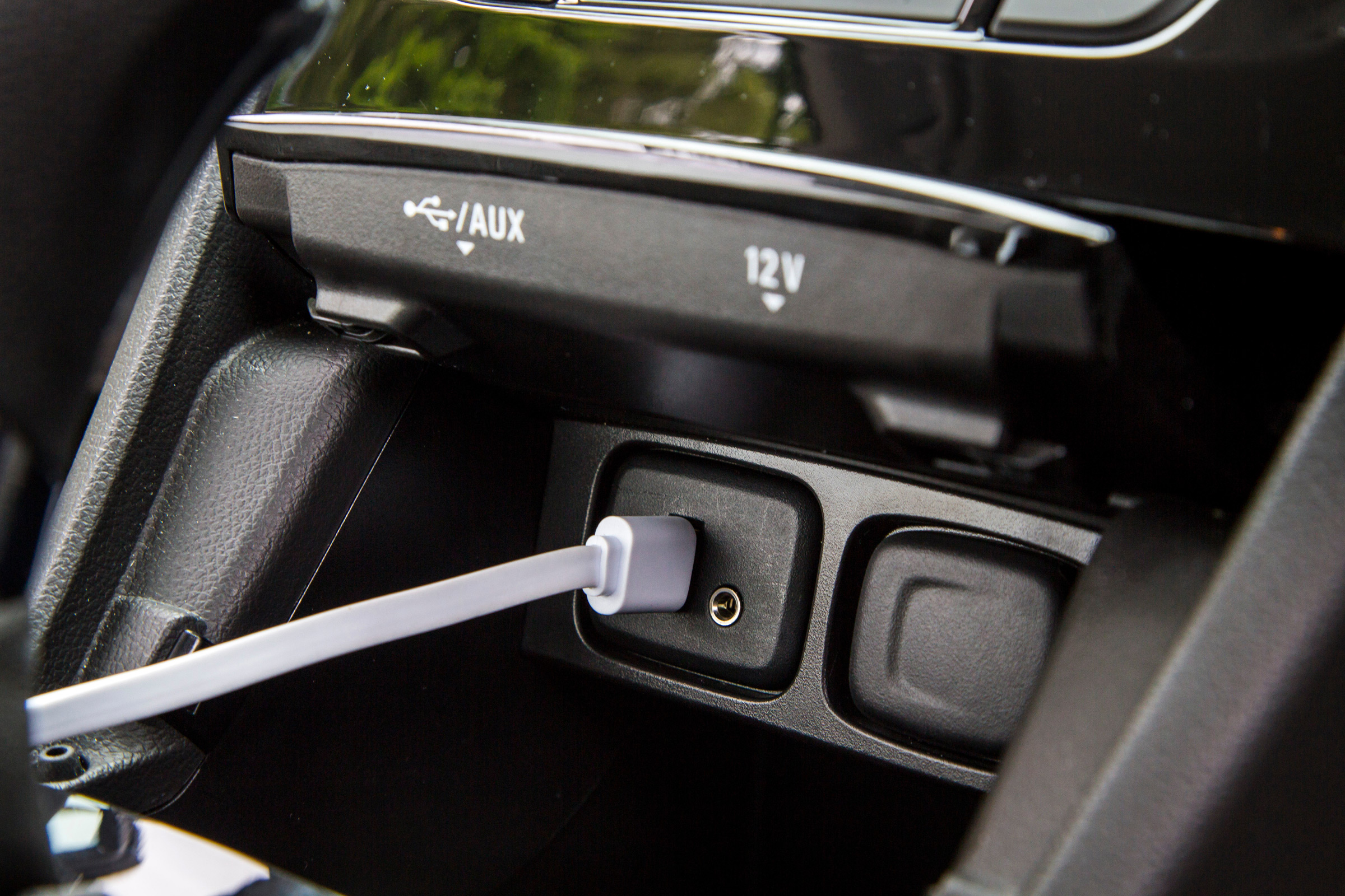 Vauxhall Mokka X 2016 - aux cable