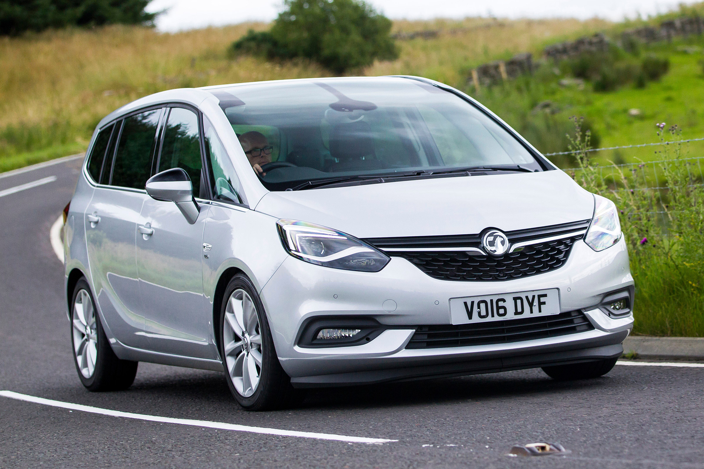 Vauxhall Zafira Tourer - front action
