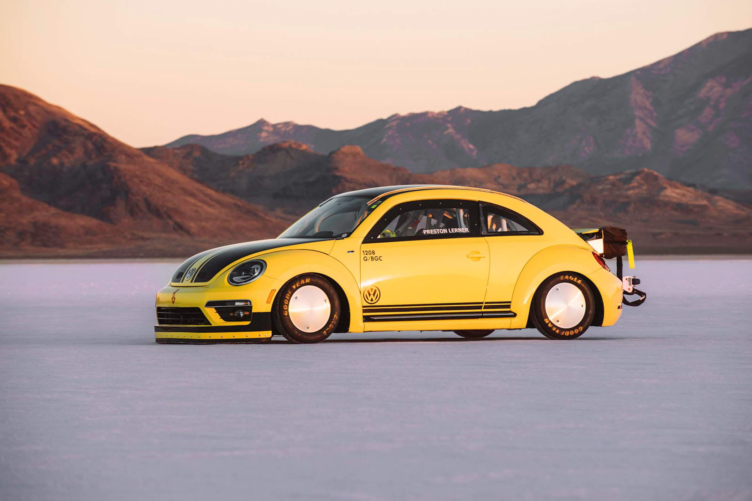 Volkswagen Beetle LSR - side