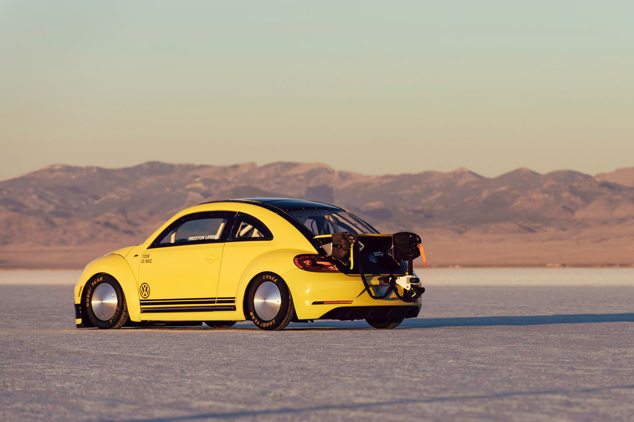Volkswagen Beetle LSR - rear three quarter