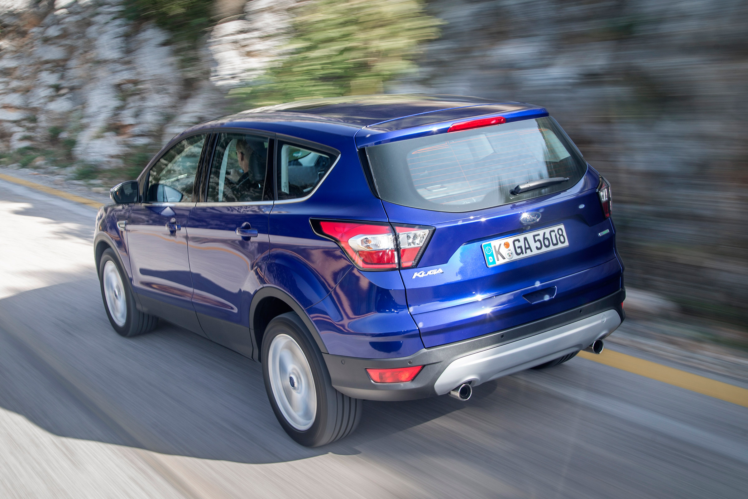 Ford Kuga 2017 rear side