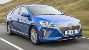 Hyundai IONIQ EV 2016 UK - front tracking 2