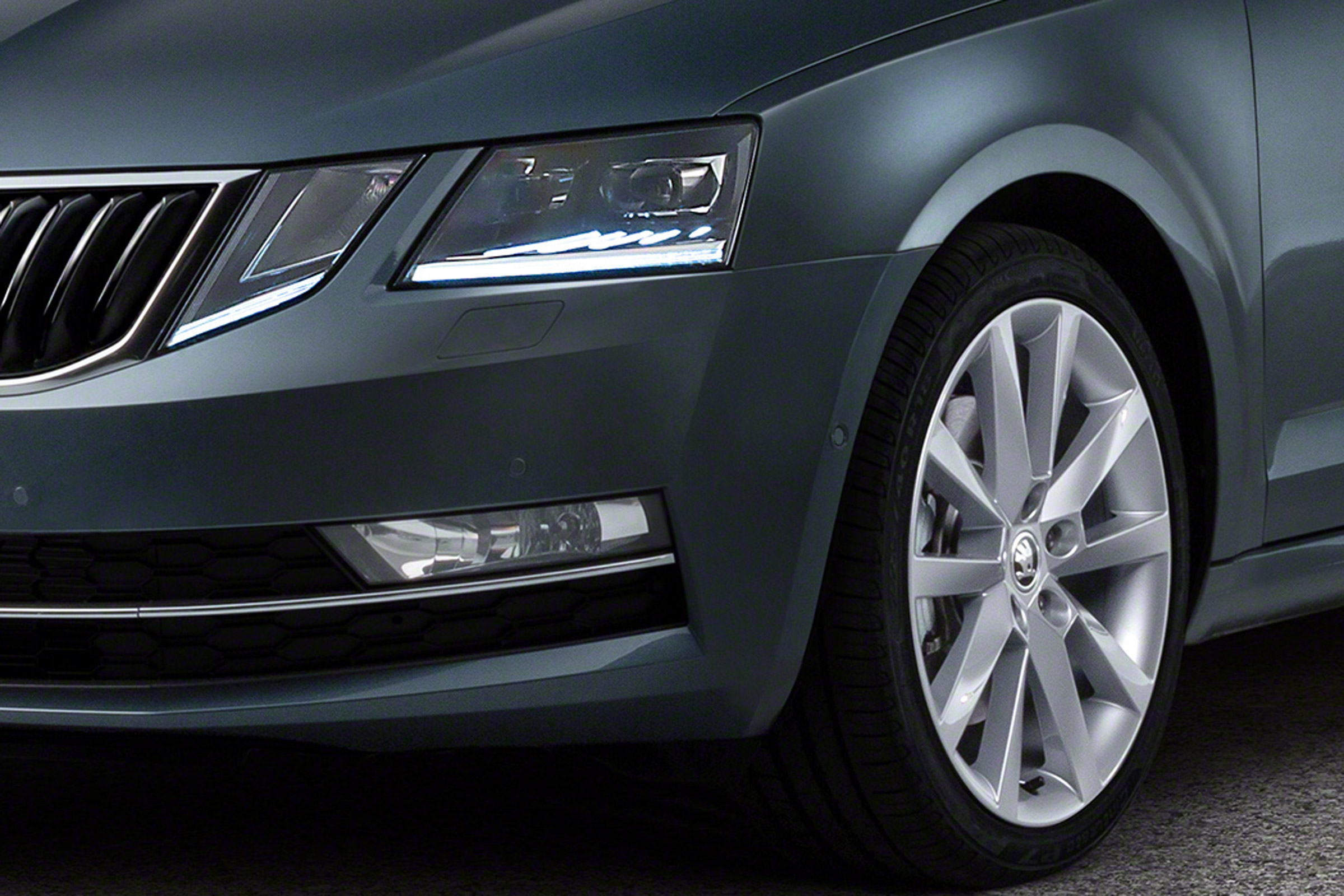 New 2017 Skoda Octavia facelift front wheel
