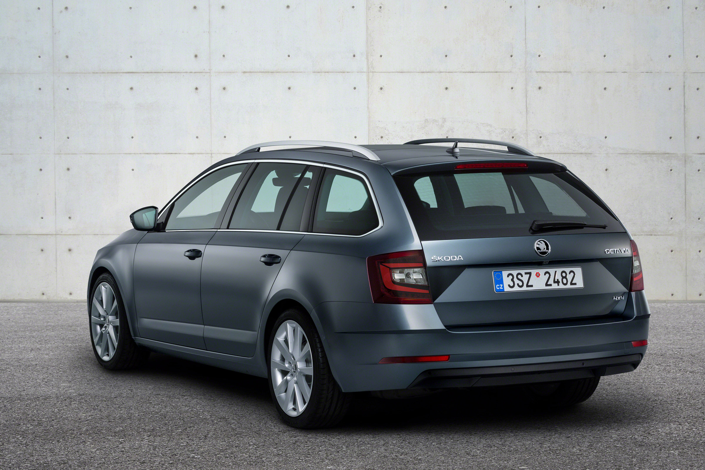 New 2017 Skoda Octavia estate facelift rear