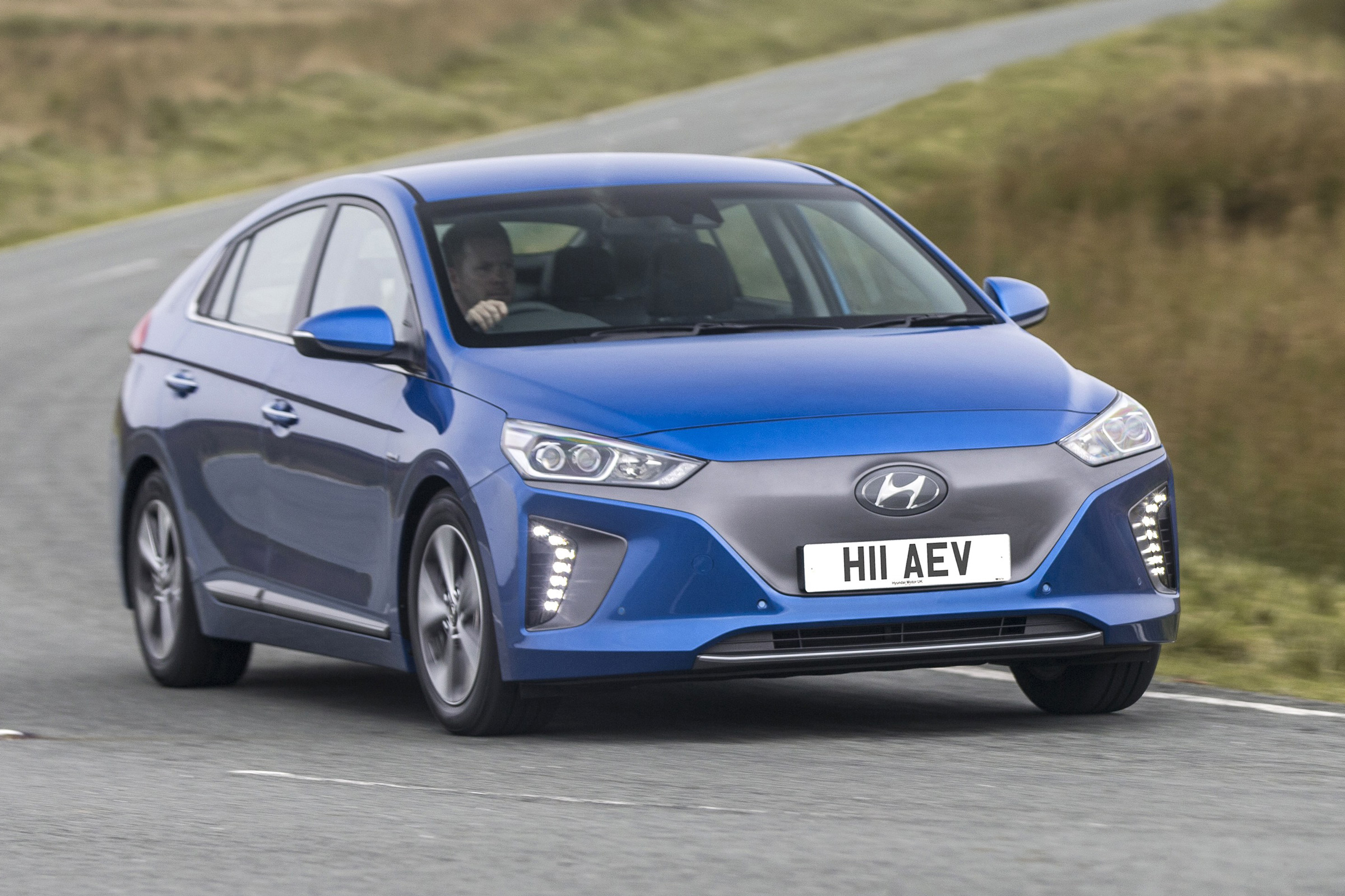 Hyundai IONIQ EV 2016 UK - front cornering