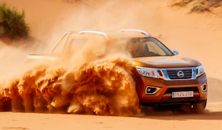 Nissan NP300 Navara pick-up dune - sand driving