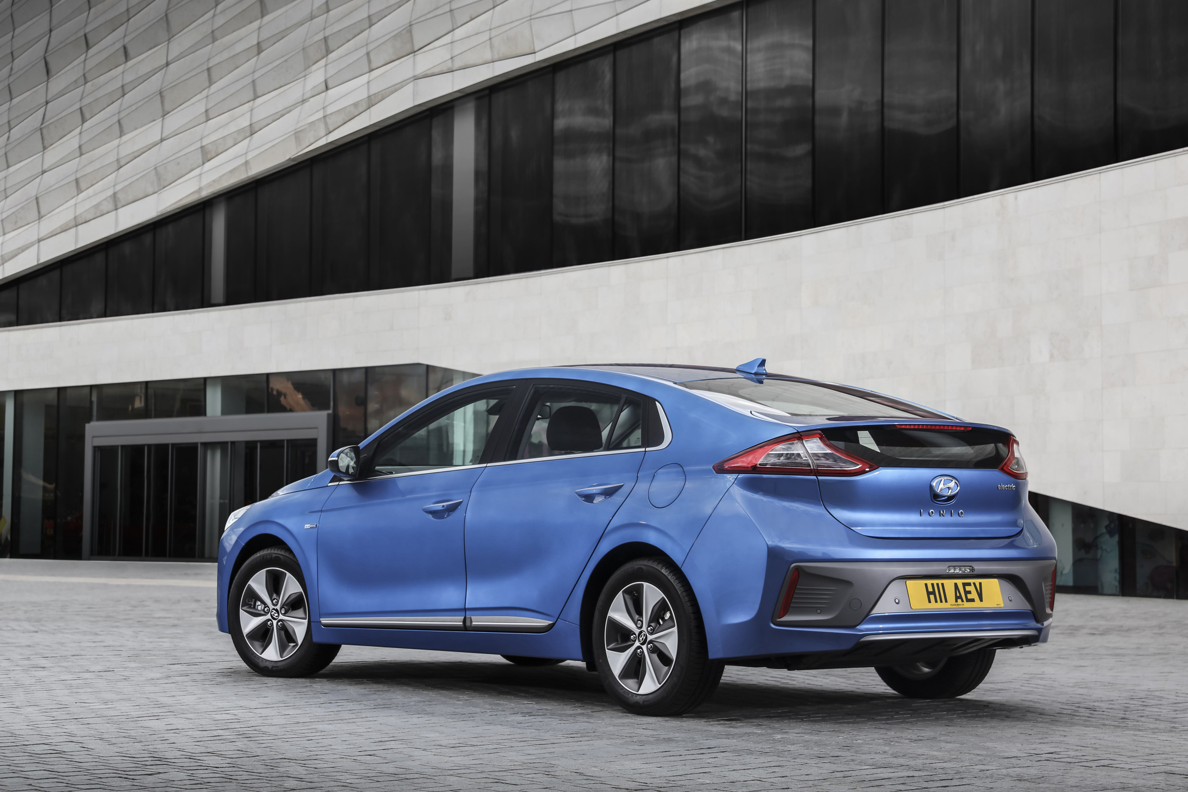Hyundai IONIQ EV 2016 UK - rear quarter