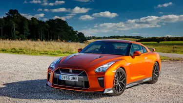 Nissan GT-R 2017 static front