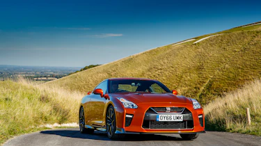 Nissan GT-R 2017 static front