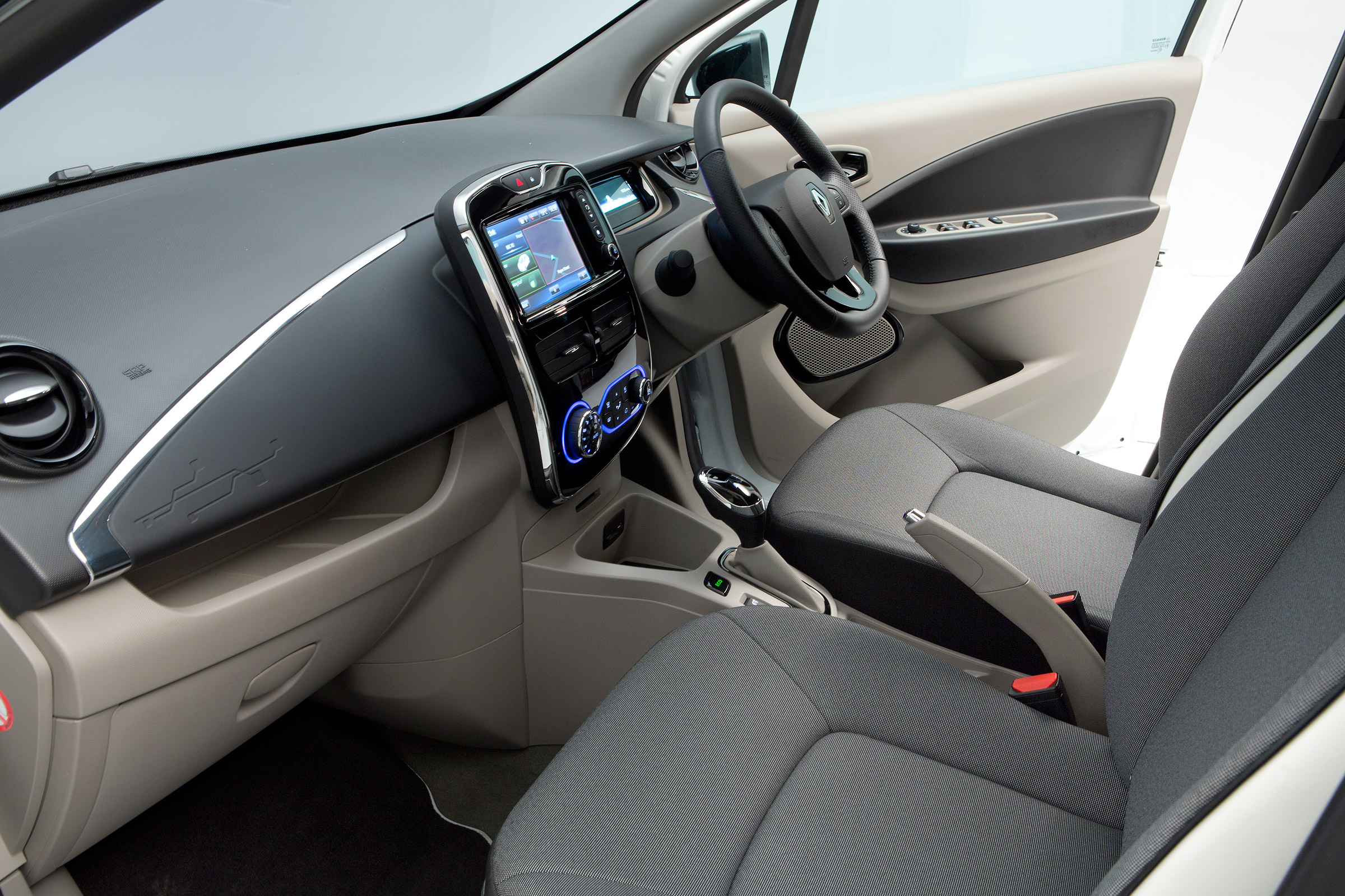 Used Renault ZOE - front seats