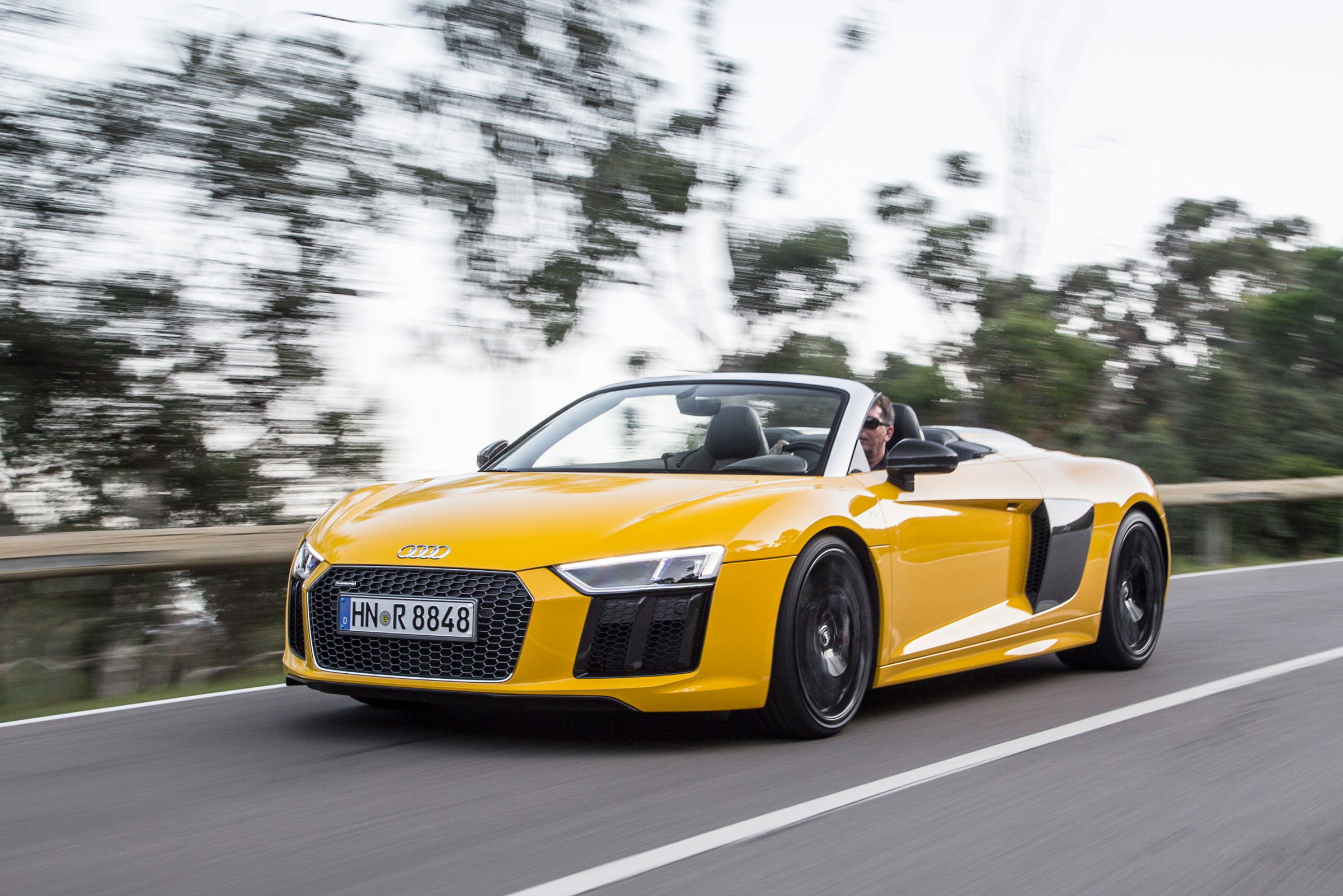 Audi R8 Spyder 2016 - front tracking 2