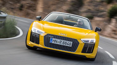Audi R8 Spyder 2016 - front cornering