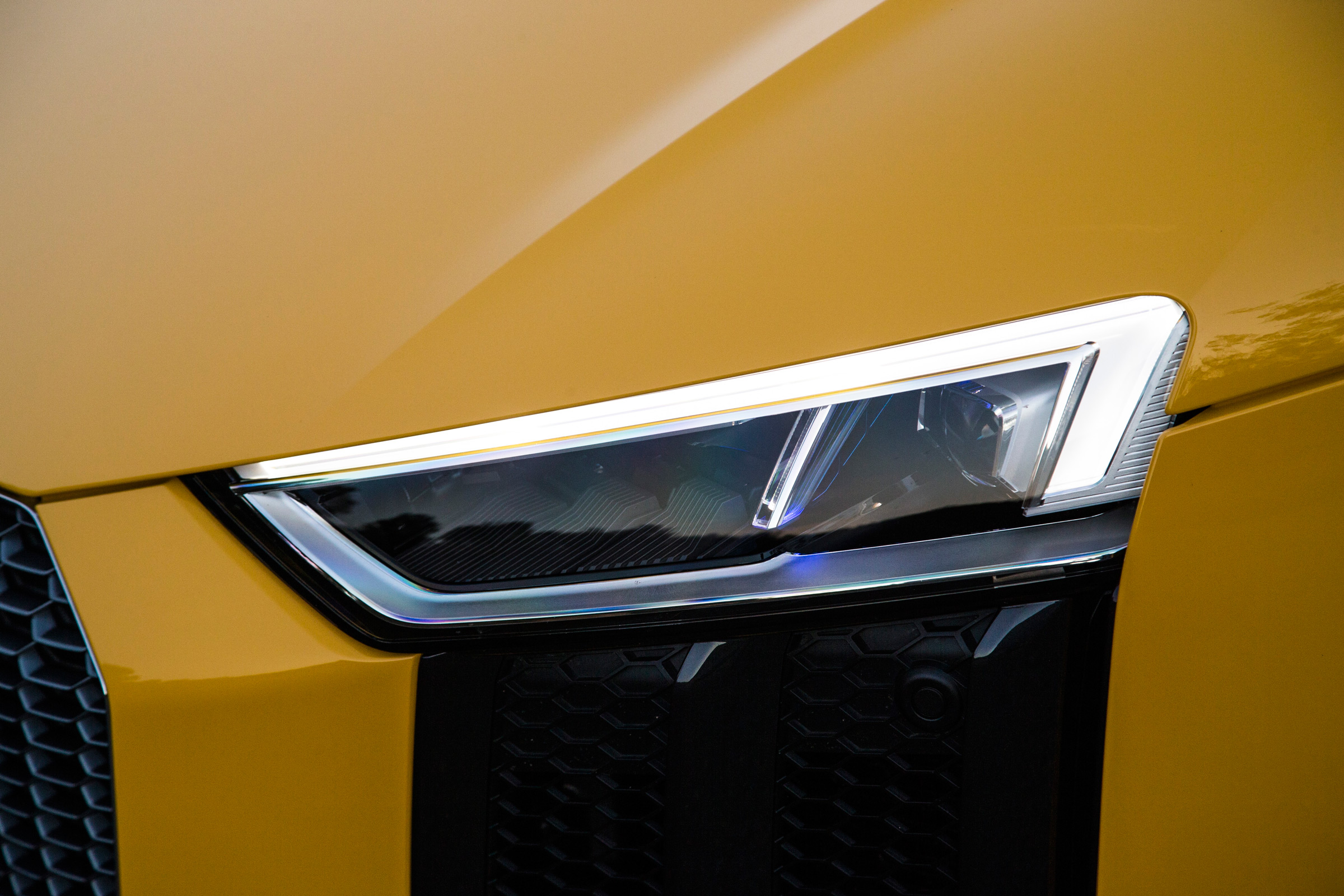 Audi R8 Spyder 2016 - headlight