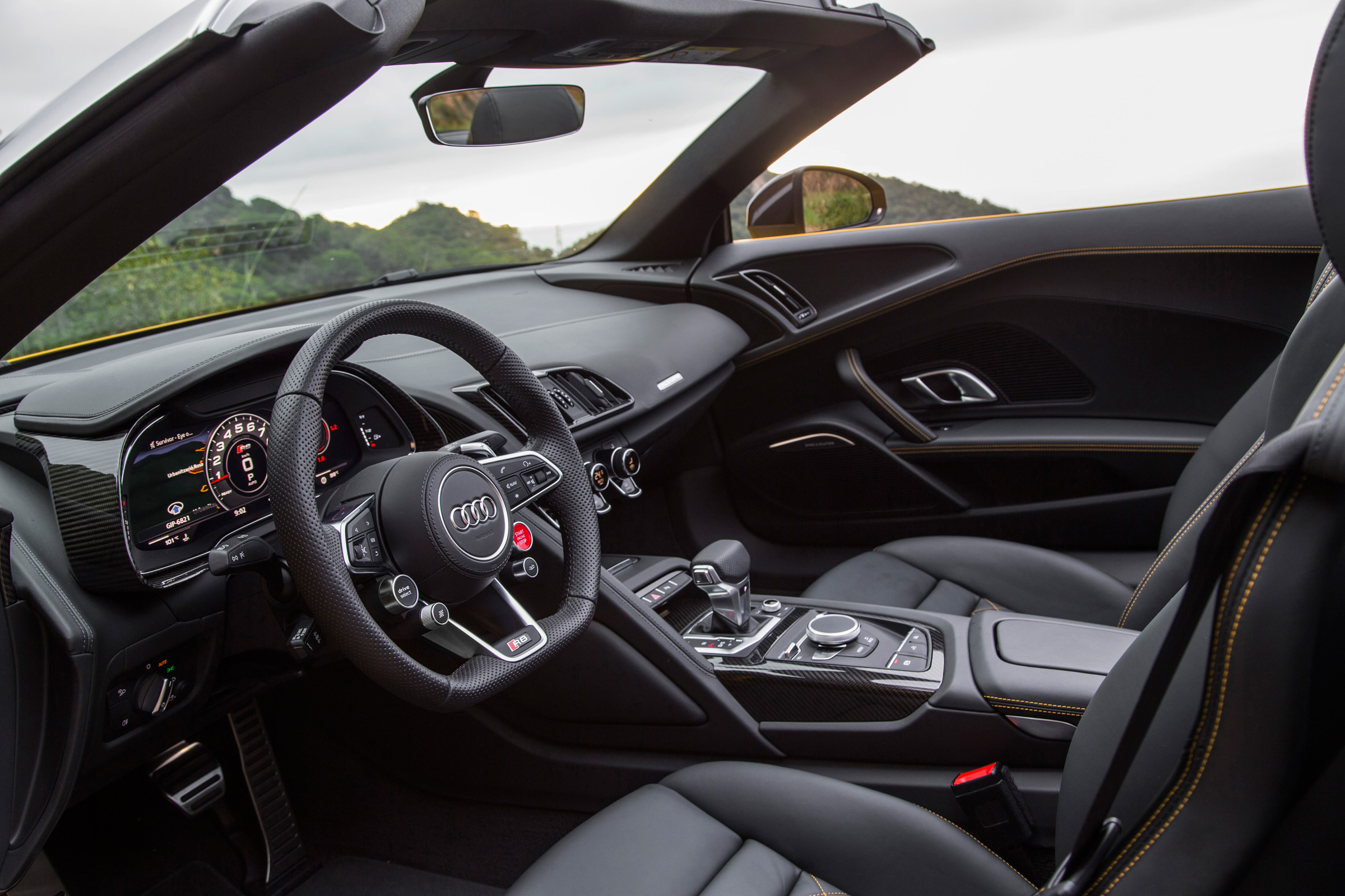 Audi R8 Spyder 2016 - interior