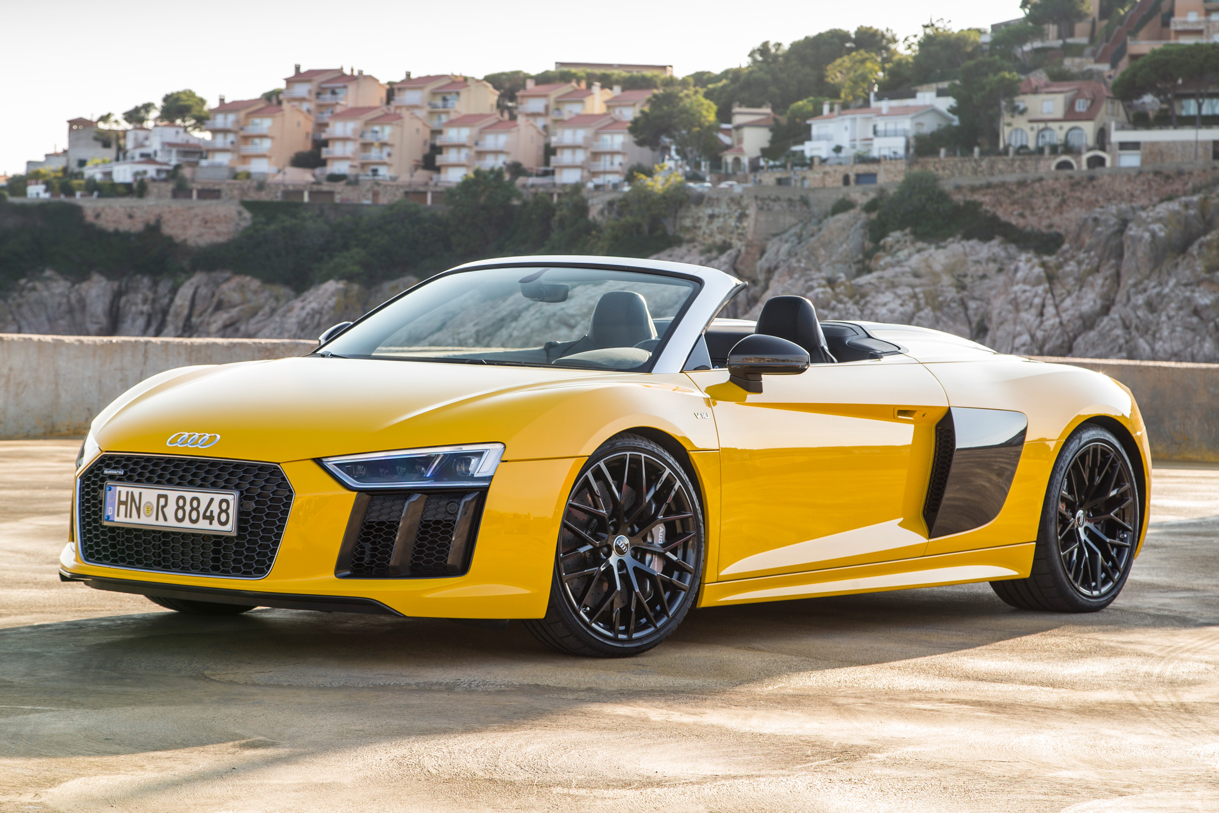 Audi R8 Spyder 2016 - front quarter