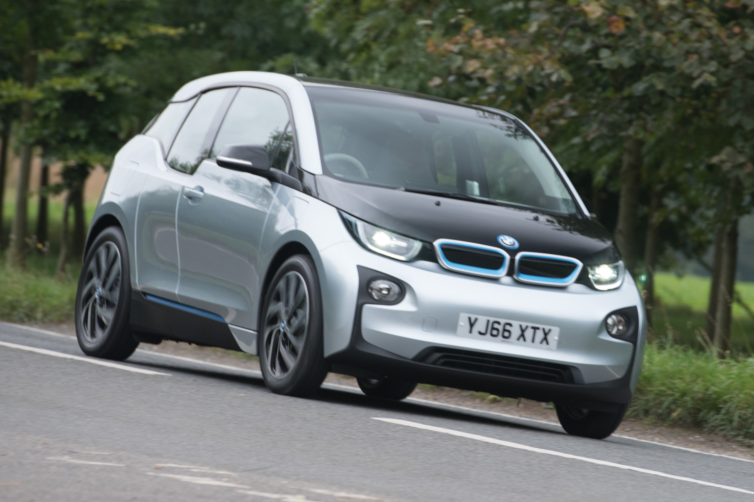 BMW i3 REx 94AH - new front tracking
