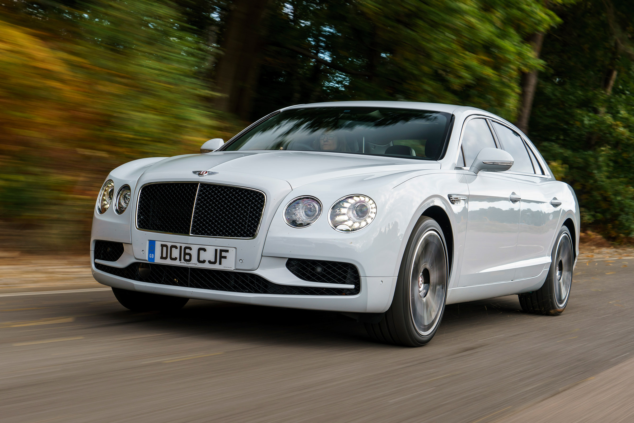 Bentley Flying Spur V8 S - front action