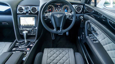 Bentley Flying Spur V8 S - dash