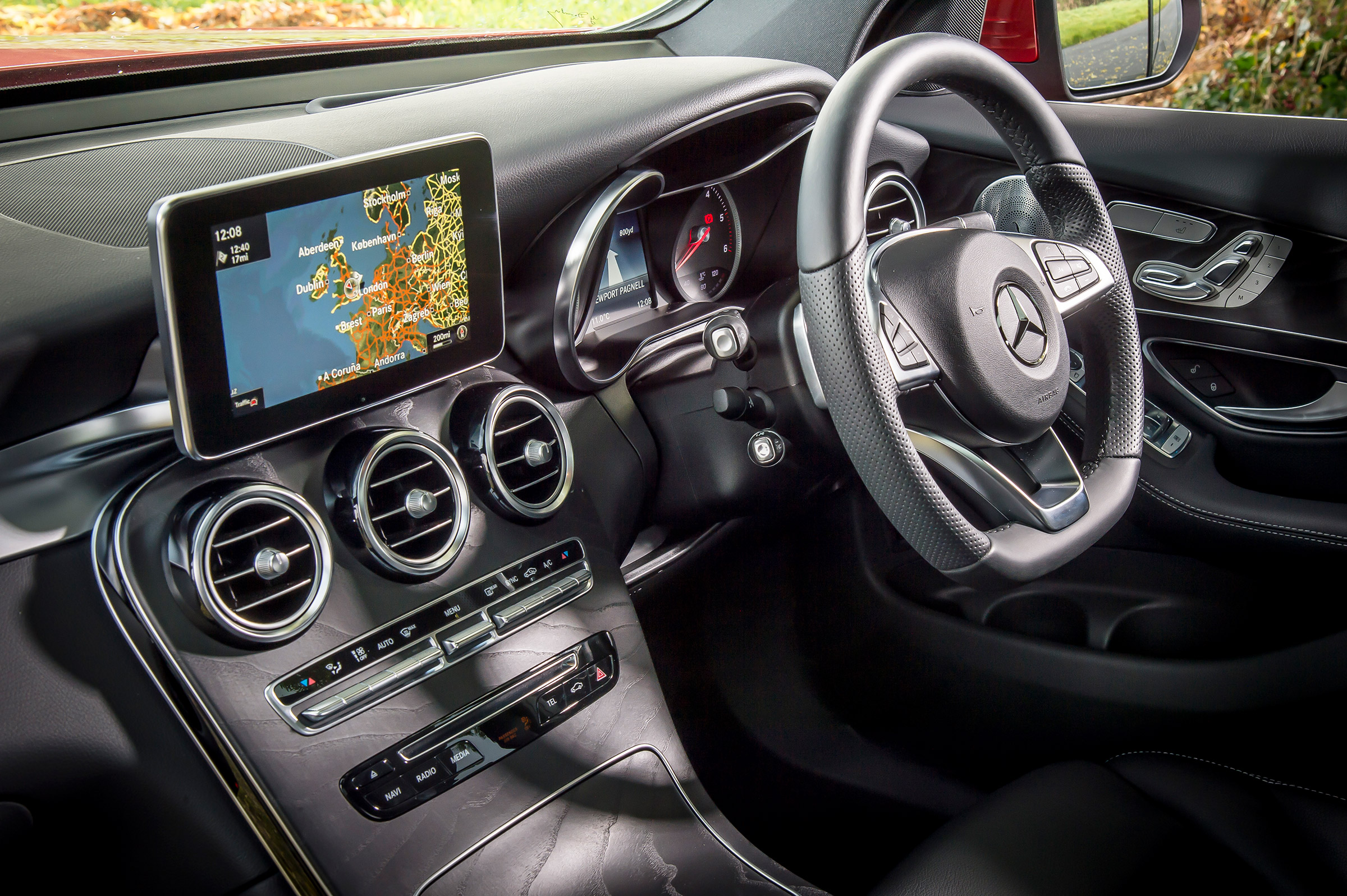 Mercedes GLC 250d Coupe - interior