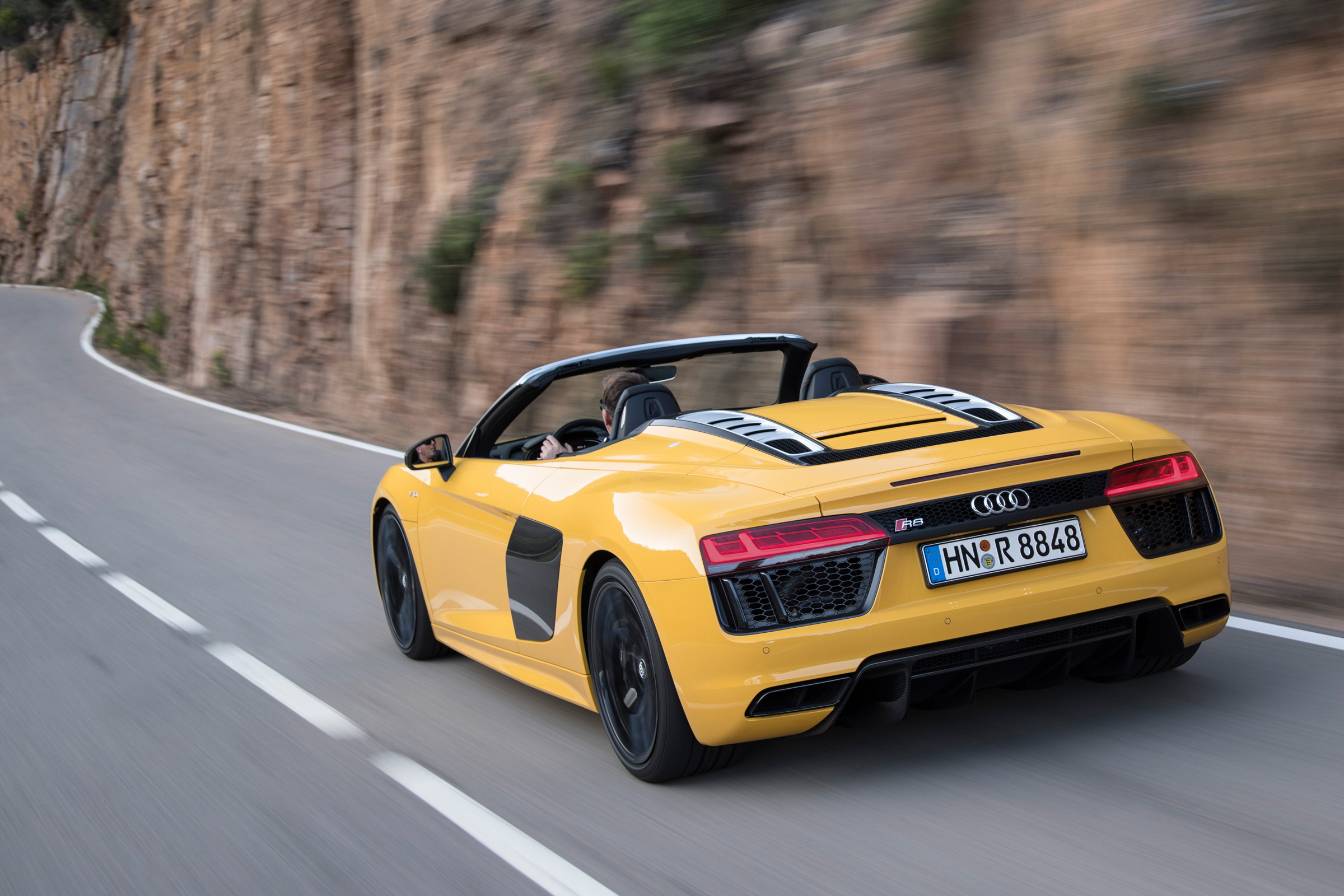 Audi R8 Spyder 2016 - rear tracking