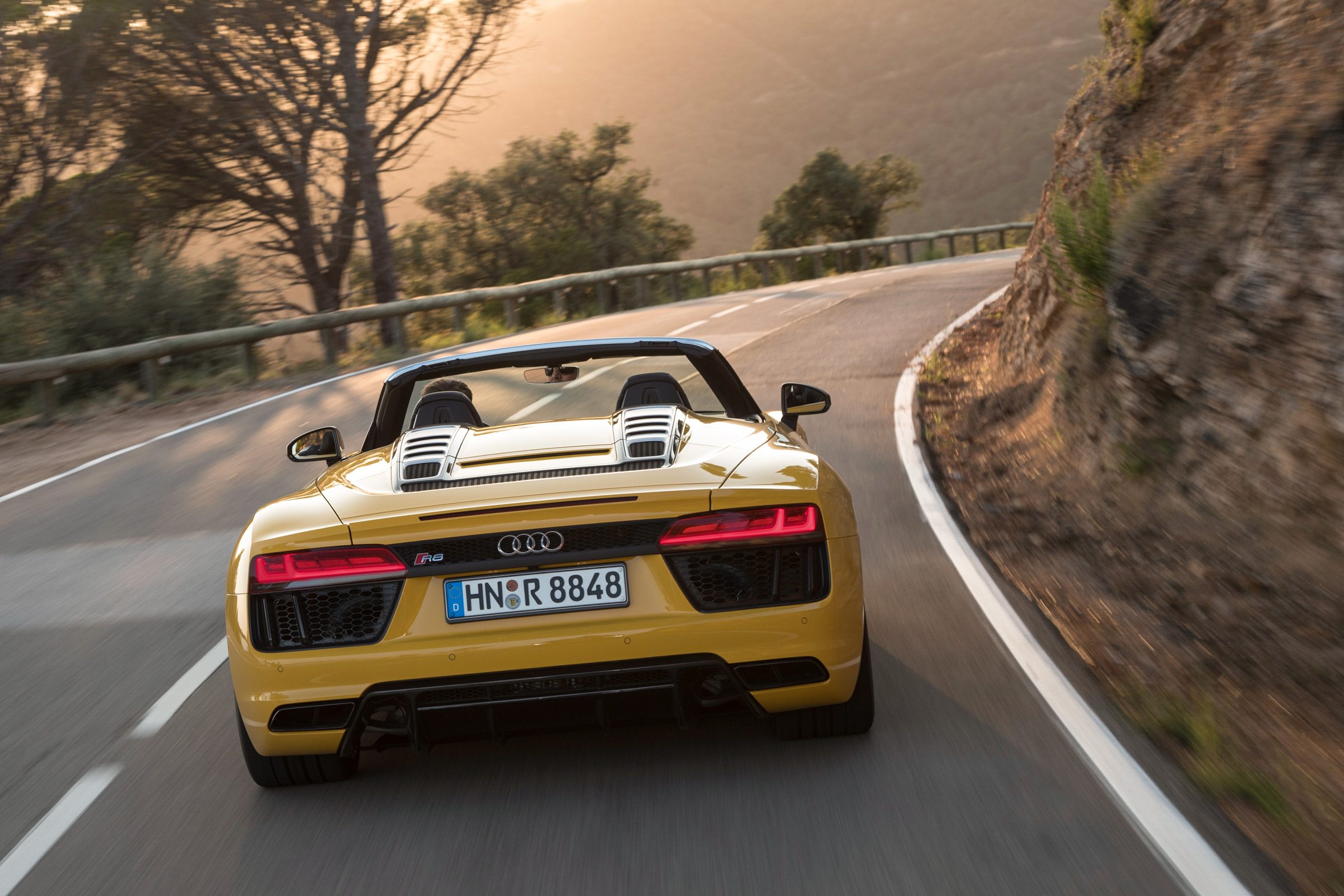 Audi R8 Spyder 2016 - rear tracking 2