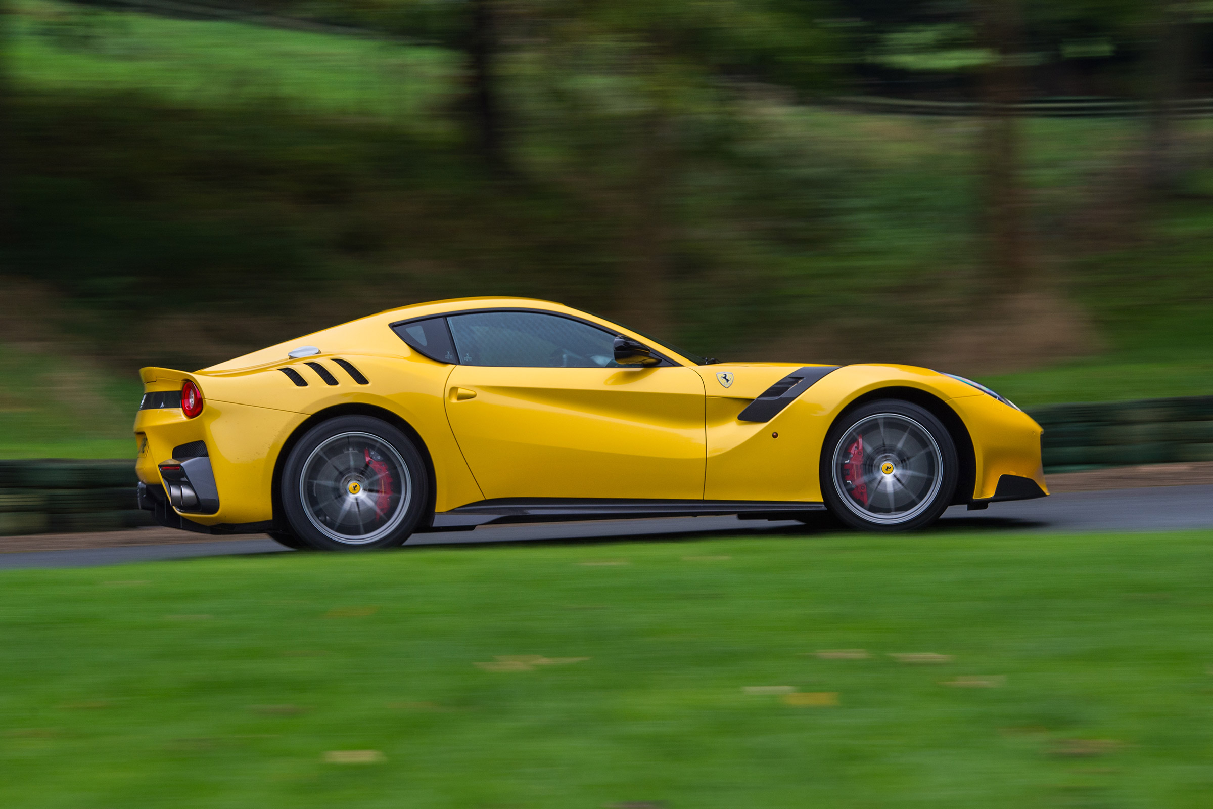 Ferrari F12tdf - side action