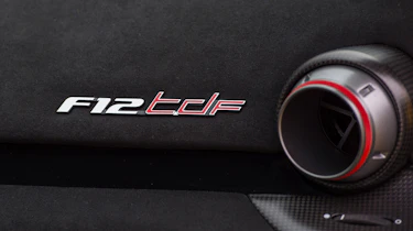 Ferrari F12tdf - vents