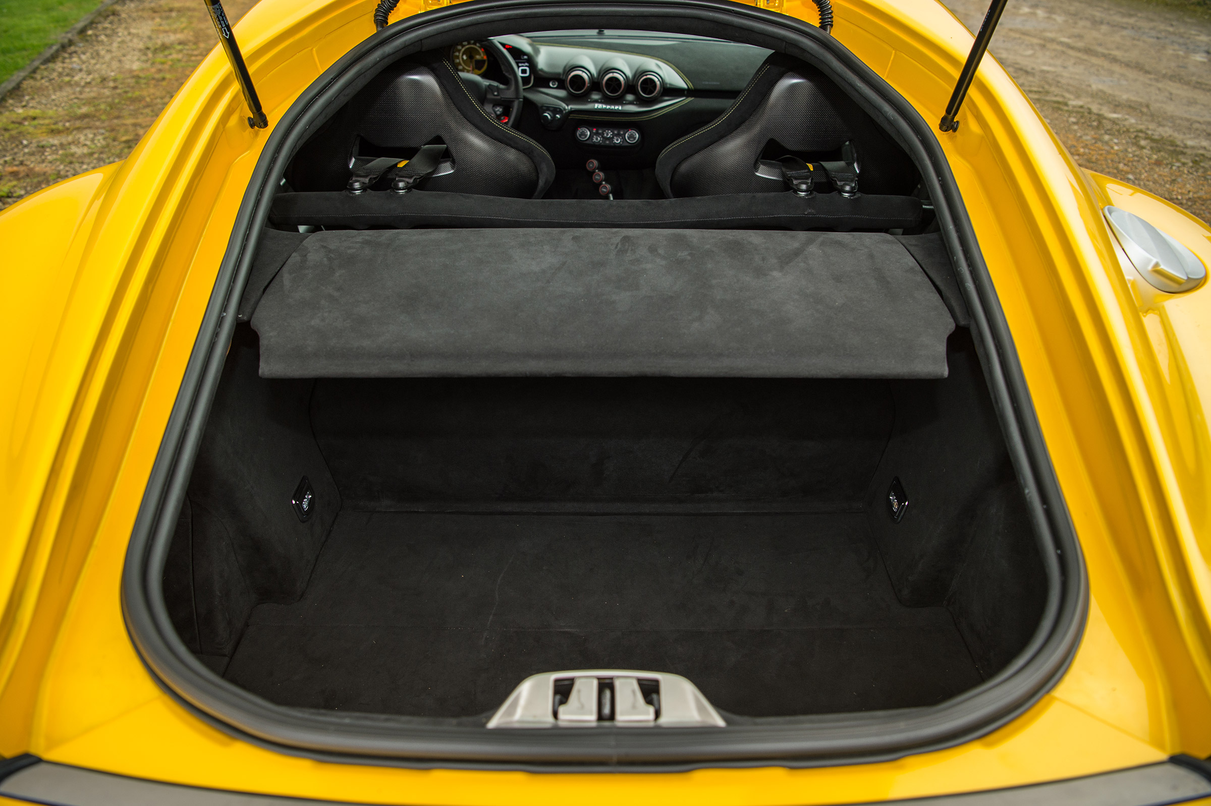 Ferrari F12tdf - boot