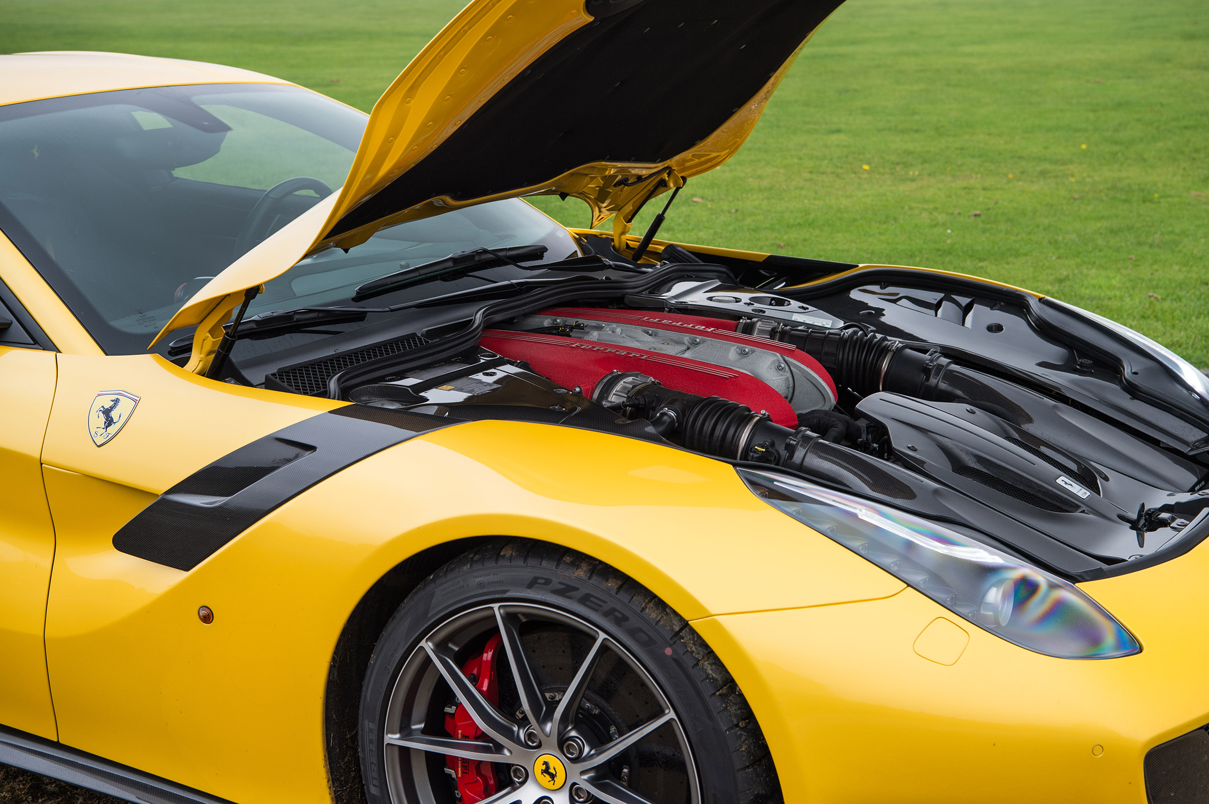 Ferrari F12tdf - engine