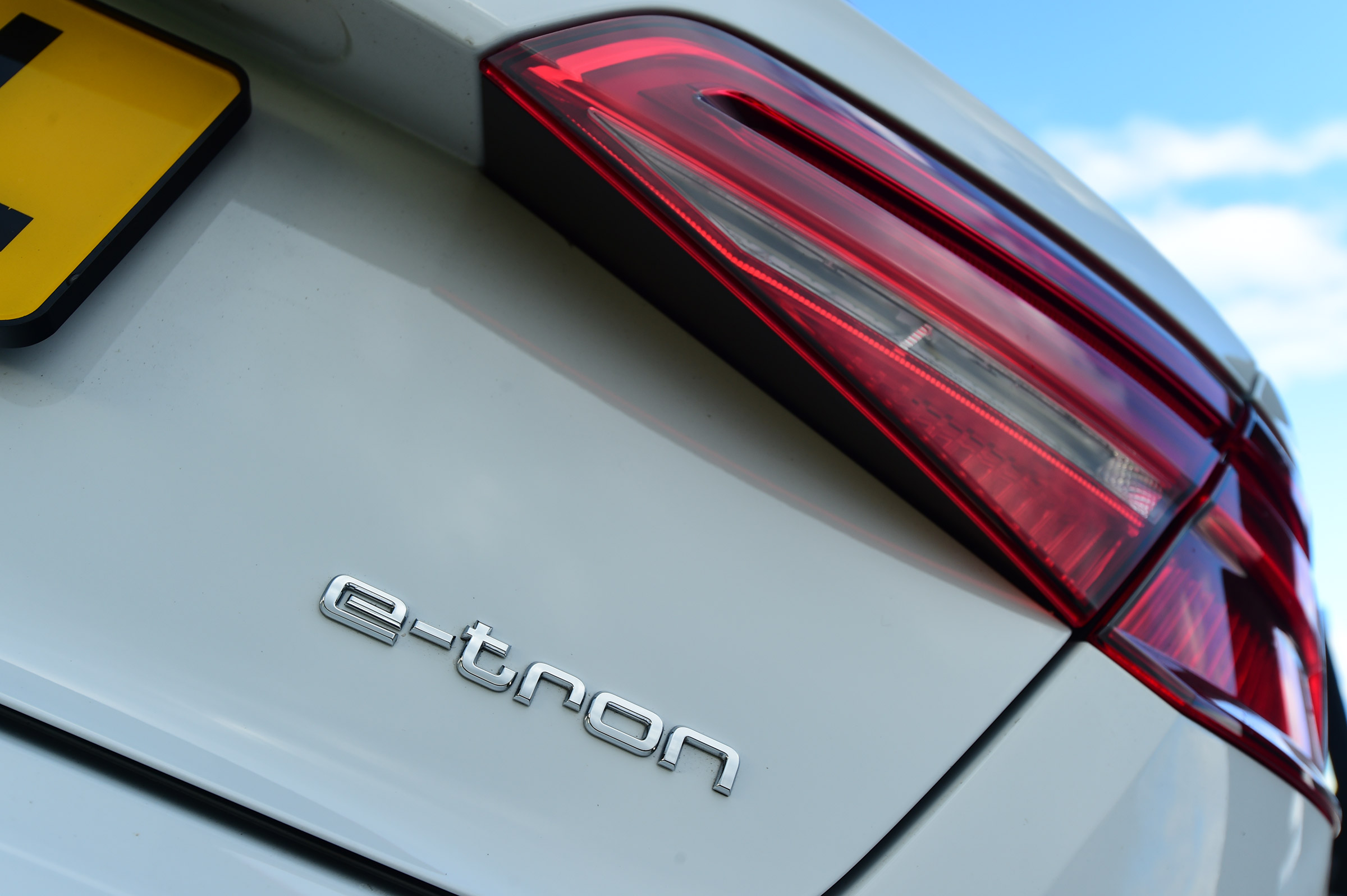 Audi A3 e-tron - e-tron badge