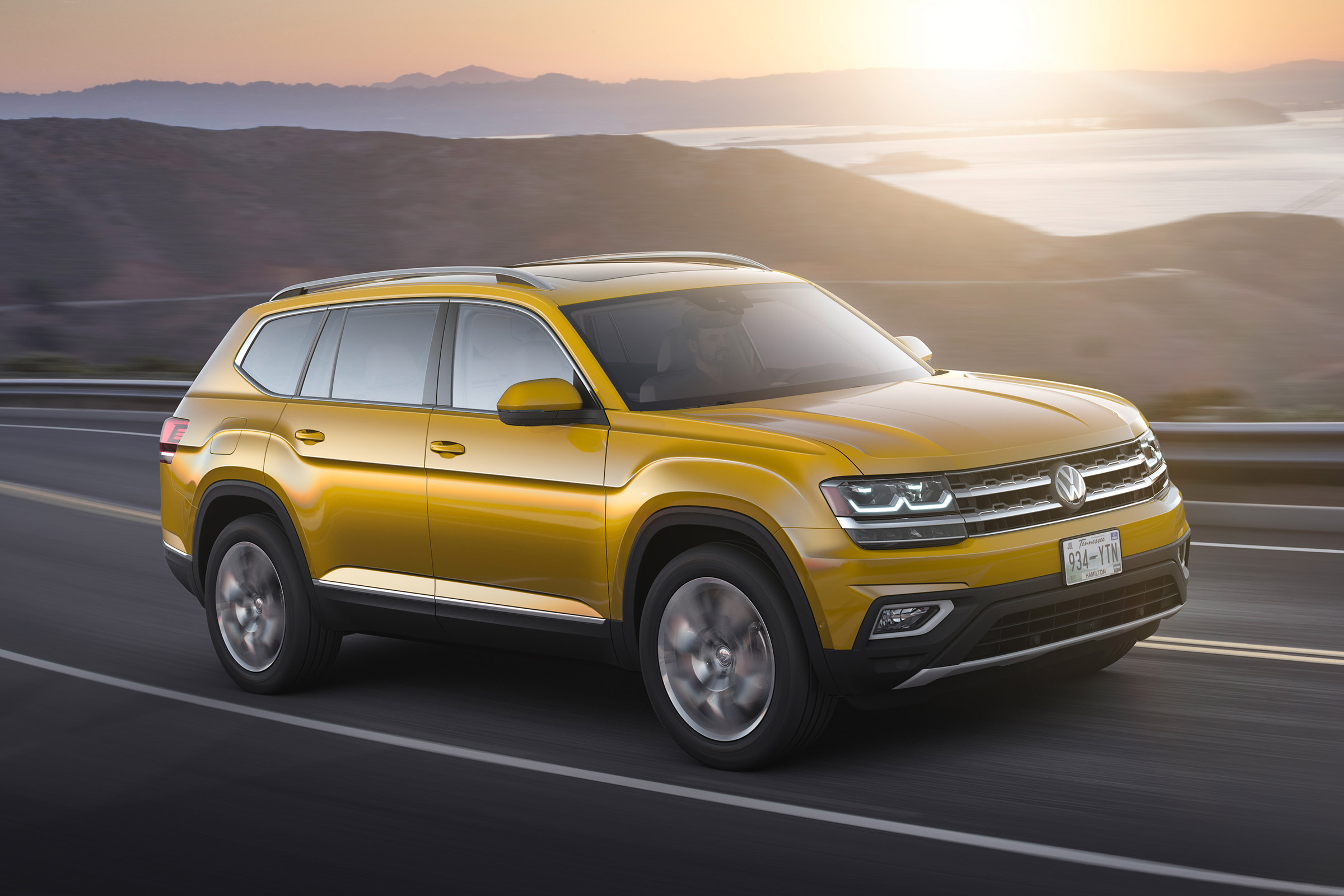 Volkswagen Atlas - front