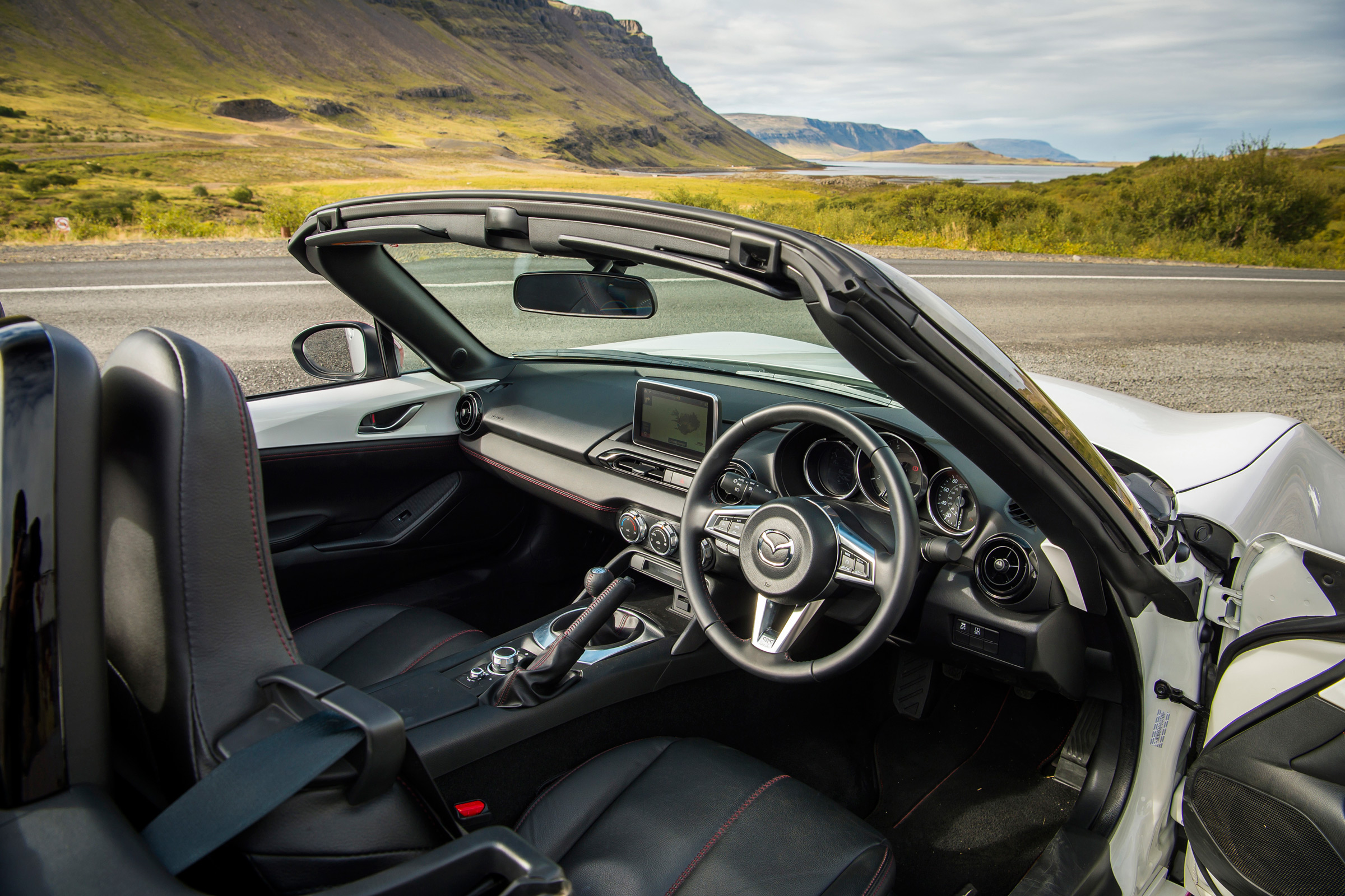 Mazda MX-5 Icon - interior