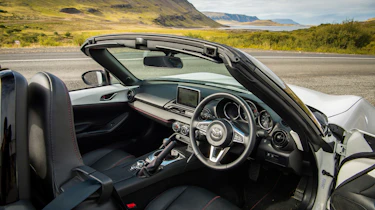 Mazda MX-5 Icon - interior