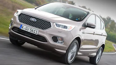Ford Kuga Vignale 2016 - front tracking