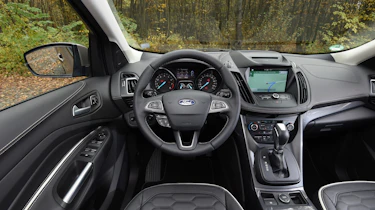 Ford Kuga Vignale 2016 - interior